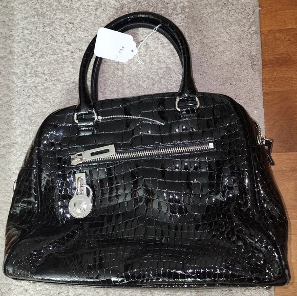 MICHAEL MICHAEL KORS Joan Patent Leather Satchel good condition - Picture 6 of 16